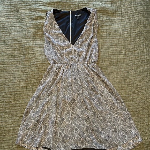 Dresses & Skirts - Size 0 Dress